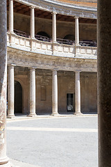 Image showing Courtyard at Charles V palace