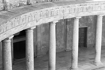 Image showing Black and white columns at the Charles V palace