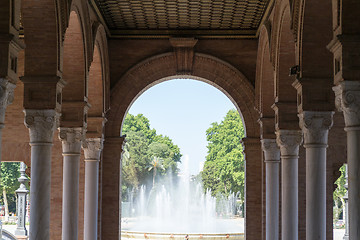 Image showing Fountain between columns