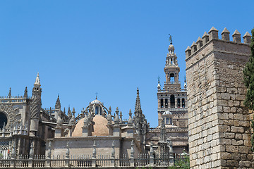 Image showing Santa Maria de la Sede Cathedral and Giralda