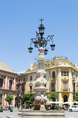 Image showing Lamp post fountain