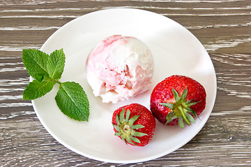 Image showing Strawberry ice cream