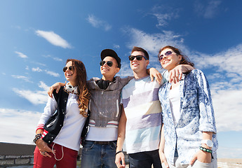 Image showing group of teenagers outside