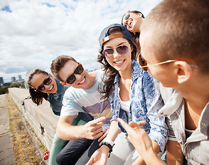 Image showing group of teenagers hanging out