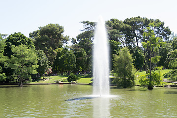 Image showing Geyser in front of the Crystal palace