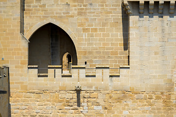 Image showing Walls and door in Olite