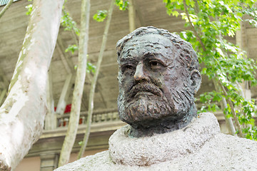 Image showing Hemingway bust