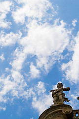 Image showing Statue on top of Pamplona city hall