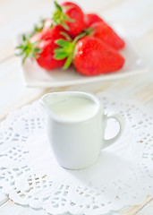 Image showing strawberry with creams