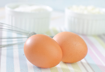 Image showing raw eggs