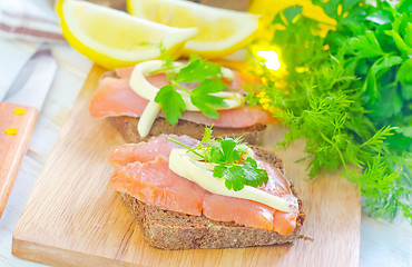 Image showing bread with salmon