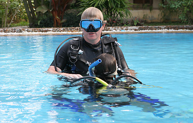 Image showing Scuba diving instructor