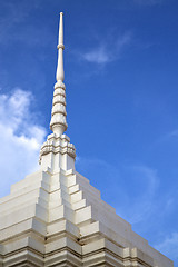 Image showing asia    in  bangkok sunny  temple       sky      and  colors rel