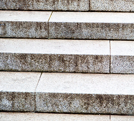 Image showing in london  monument old steps and marble ancien line 