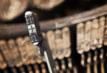 Image showing H hammer - old manual typewriter - warm filter
