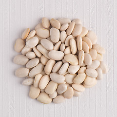 Image showing Circle of white beans