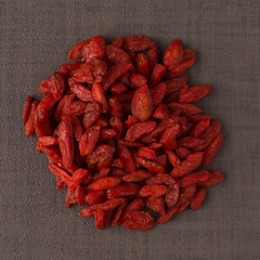 Image showing Circle of dry red goji berries