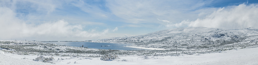 Image showing Mountain lake, Serra da Estrela, Portugal