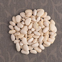 Image showing Circle of white beans