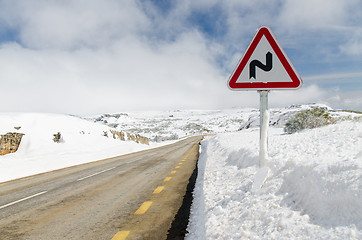 Image showing Dangerous curves sign