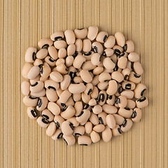 Image showing Circle of white beans