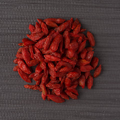 Image showing Circle of dry red goji berries