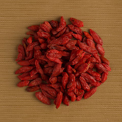 Image showing Circle of dry red goji berries