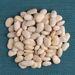 Image showing Circle of white beans