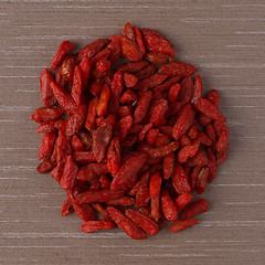 Image showing Circle of dry red goji berries