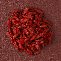 Image showing Circle of dry red goji berries