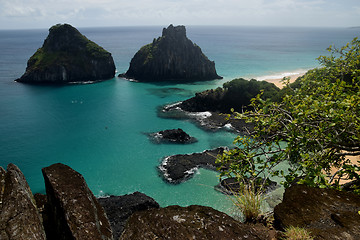 Image showing Crystalline sea beach in Fernando de Noronha,Brazil