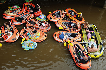 Image showing VANTAA, FINLAND – AUGUST 1, 2015: Beer Floating (kaljakellunta