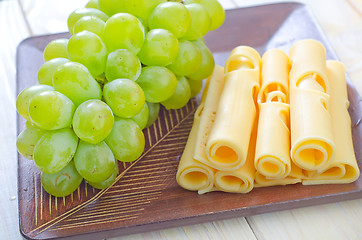 Image showing cheese  and grape