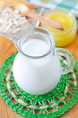 Image showing milk, oa flake and honey