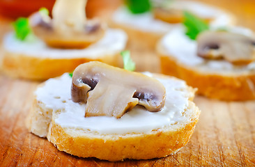 Image showing bread with mushroom