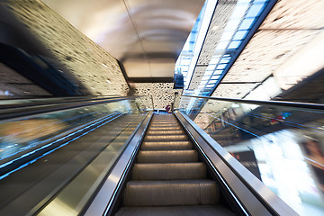 Image showing Shopping mall  escalators