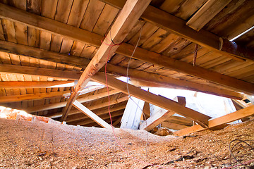 Image showing house with the collapsed roof