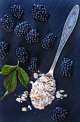 Image showing oat flakes and blackberry