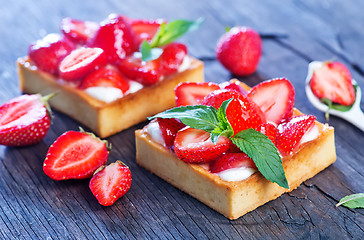 Image showing cake with fresh strawberry