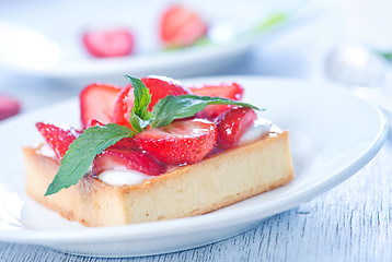 Image showing cake with fresh strawberry