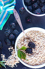 Image showing oat flakes and blackberry