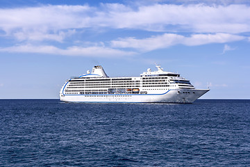 Image showing The white passenger ship