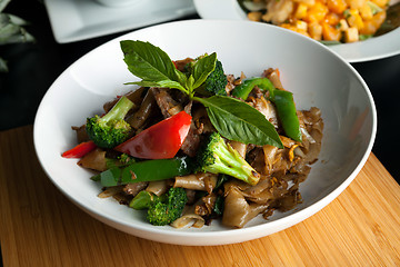 Image showing Drunken Noodle Thai Dish