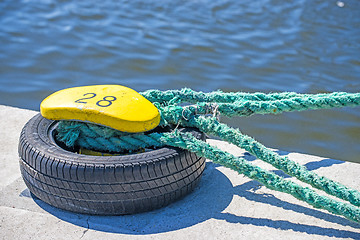 Image showing Mooring line of a trawler