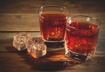 Image showing whisky in glasses with ice