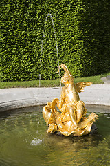 Image showing Golden fountain at the castle park Linderhof, Bavaria