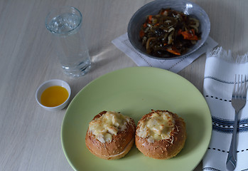 Image showing junienne in buns and laminaria salad