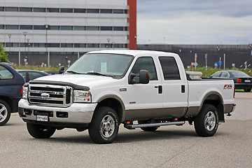 Image showing White Ford Super Duty F-250 Truck