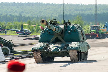 Image showing Msta-S 152 mm howitzer 2S19 in motion. Russia