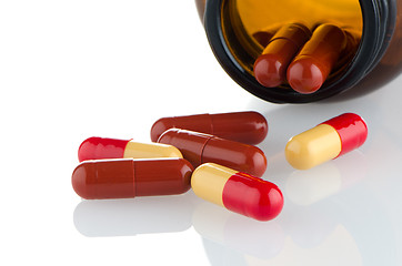 Image showing Pills from bottle